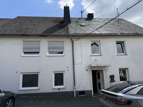 Foto - Haus zum Kaufen in Berenbach 145.000,00 € 172 m²