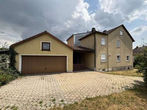 Foto - Haus zum Kaufen in Konnersreuth 119.000,00 € 102 m²