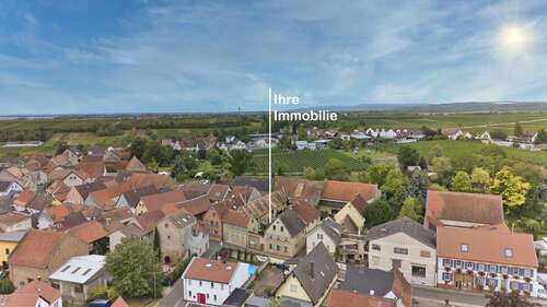 Foto - Haus zum Kaufen in Flörsheim-Dalsheim 349.000,00 € 250 m²