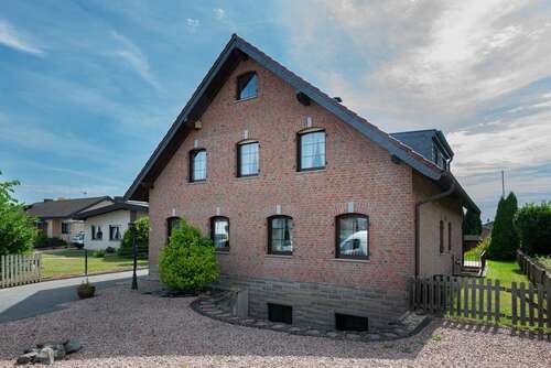 Foto - Haus zum Kaufen in Hückelhoven 535.000,00 € 222.83 m²