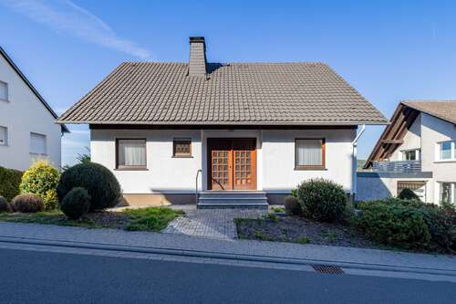 Foto - Haus zum Kaufen in Warstein 245.000,00 € 98 m²
