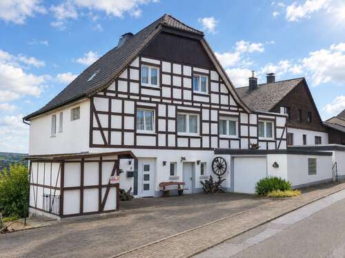 Foto - Haus zum Kaufen in Warstein 299.000,00 € 279 m²