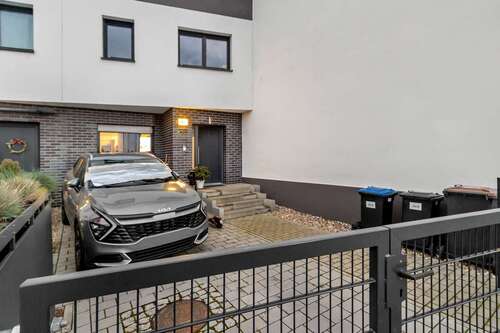 Foto - Haus zum Mieten in Halle 1.950,00 € 155 m²