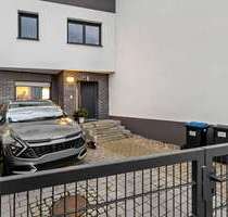 Haus zum Mieten in Halle 1.950,00 € 155 m²