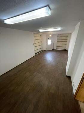 Foto - Halle in Essen 450,00 € - 450,00 EUR Kaltmiete,