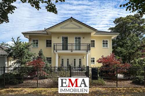 Foto - Haus zum Kaufen in Falkensee 1.550.000,00 € 369 m²