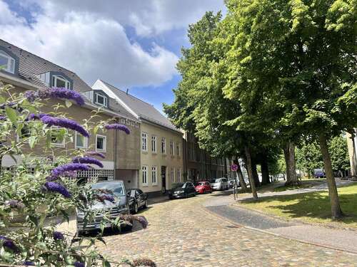 Foto - Haus zum Kaufen in Neumünster 425.000,00 € 308 m²