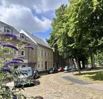 Haus zum Kaufen in Neumünster 425.000,00 € 308 m²