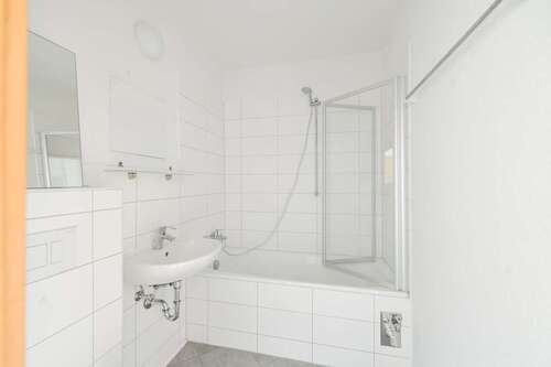 Foto - Wohnung zum Mieten in Halle 430,00 € 57.17 m²