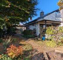 Haus zum Kaufen in Esslingen 1.120.000,00 € 255.08 m²