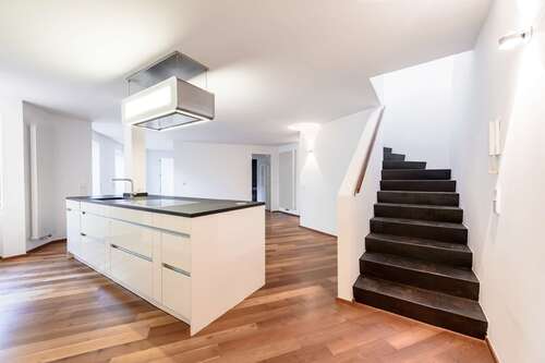 Foto - Haus zum Kaufen in München 2.325.000,00 € 255.12 m²