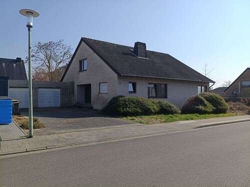 Foto - Haus zum Kaufen in Titz 300.000,00 € 120 m²