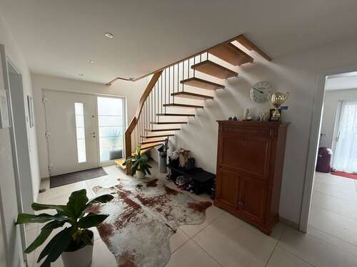 Foto - Haus zum Mieten in Weisenheim am Berg 2.550,00 € 208.47 m²