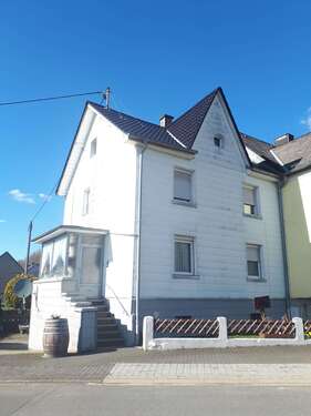 Foto - Haus zum Kaufen in Gönnersdorf 125.000,00 € 110 m²