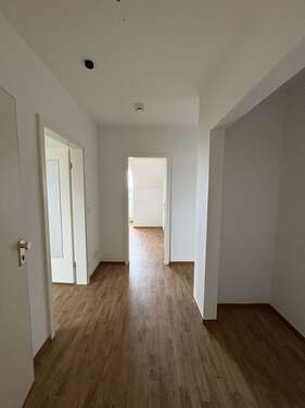 Foto - Wohnung zum Mieten in Roßtal 587,96 € 71.62 m²