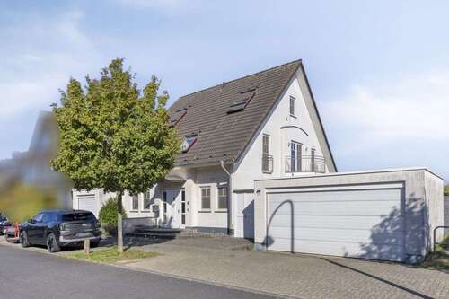 Foto - Haus zum Kaufen in Köln 1.075.000,00 € 315 m²