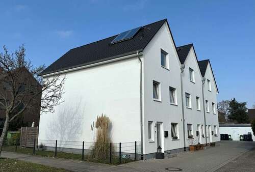 Foto - Haus zum Mieten in Peine 1.380,00 € 153.93 m²