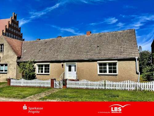 Foto - Haus zum Kaufen in Pritzwalk 64.750,00 € 100 m²