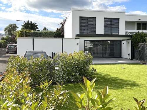 Foto - Haus zum Mieten in Steinbach 2.850,00 € 174 m²