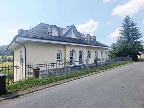 Foto - Haus zum Kaufen in Weinbach 498.000,00 € 160 m²