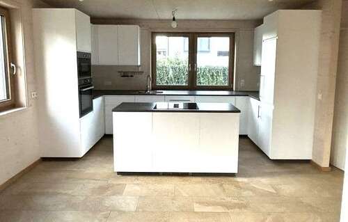 Foto - Haus zum Mieten in Traubing 3.250,00 € 189 m²