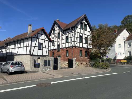 Foto - Haus zum Kaufen in Lahnau Atzbach 619.000,00 € 200 m²