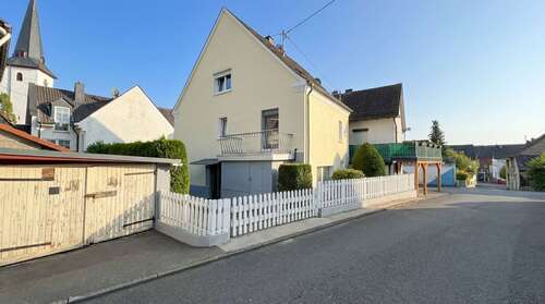 Foto - Haus zum Kaufen in Dornburg Frickhofen 230.000,00 € 180 m²