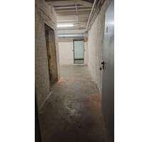 Halle in Köln 192,00 € 37.2 m² - 192,00&nbsp;EUR Kaltmiete, ca.&nbsp; 37,20&nbsp;m&sup2; in Köln (PLZ: 50933)