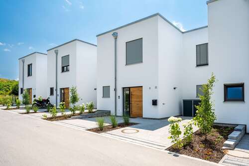 Foto - Haus zum Mieten in Wörth an der Donau 1.595,00 € 145.84 m²