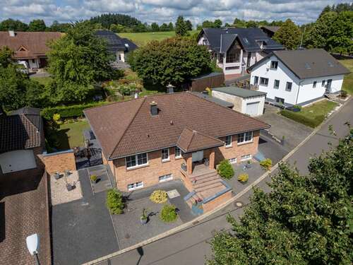 Foto - Haus zum Kaufen in Esch 585.000,00 € 300 m²
