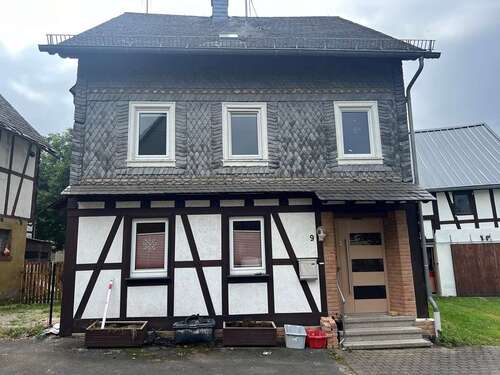 Foto - Haus zum Kaufen in Mengerschied 130.000,00 € 265 m²