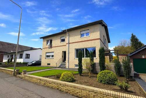 Foto - Haus zum Kaufen in Heinsberg Braunsrath 349.000,00 € 250 m²