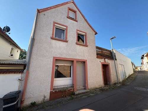 Foto - Haus zum Kaufen in Obrigheim 159.000,00 € 152 m²