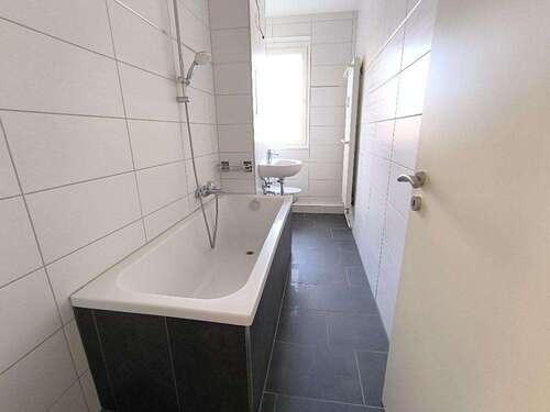Foto - Wohnung zum Mieten in Bernburg 378,20 € 61 m²