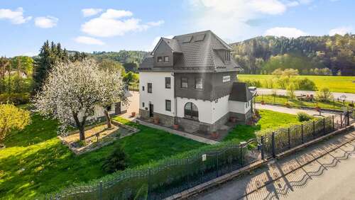 Foto - Haus zum Kaufen in Hatzfeld (Eder) 396.000,00 € 203.57 m²