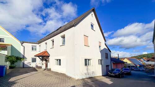 Foto - Haus zum Kaufen in Lauterhofen 350.000,00 € 240 m²