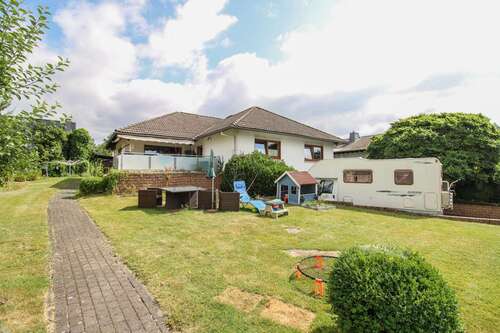 Foto - Haus zum Kaufen in Burgwald 349.000,00 € 187 m²