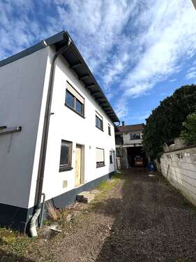 Foto - Haus zum Kaufen in Oberhausen-Rheinhausen 299.000,00 € 231.42 m²