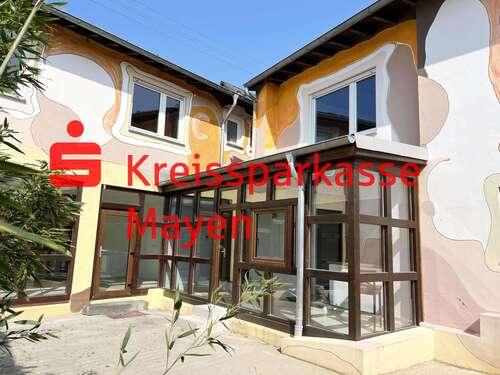 Foto - Haus zum Kaufen in Pillig 798.000,00 € 656.77 m²