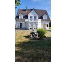 Haus zum Mieten in Volkenschwand 2.300,00 € 268 m²