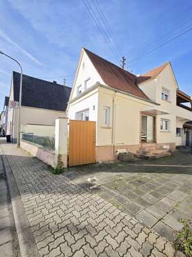 Foto - Haus zum Mieten in Neustadt Geinsheim 1.000,00 € 119 m²