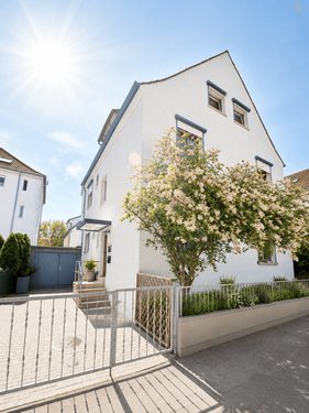 Foto - Haus zum Kaufen in Ludwigsburg 649.000,00 € 190 m²