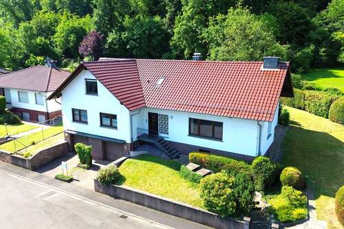 Foto - Haus zum Kaufen in Limeshain 629.000,00 € 238 m²
