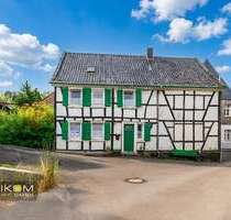 Haus zum Kaufen in Solingen Höhscheid 198.000,00 € 136.46 m² - Solingen / Höhscheid