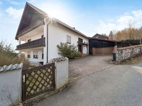 Foto - Haus zum Kaufen in Vohenstrauß 329.000,00 € 216.69 m²