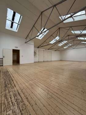 Foto - Halle in Düsseldorf 1.750,00 € 190 m²