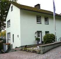 Haus zum Kaufen in Brilon 198.000,00 € 153.96 m²