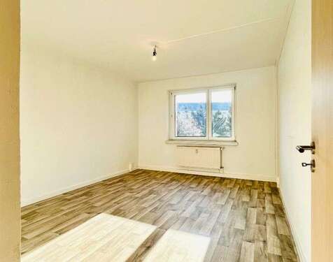 Foto - Wohnung zum Mieten in Freital 332,88 € 53.69 m²