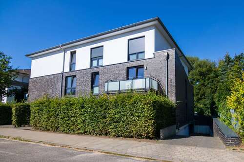 Foto - Haus zum Kaufen in Hamburg-Rahlstedt 3.900.000,00 € 825 m²