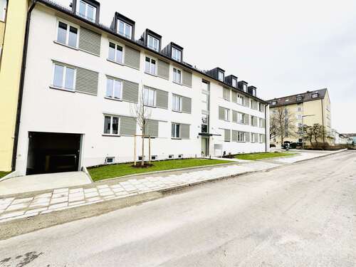 Foto - Garage zu vermieten in München 100,00 € 12.5 m²